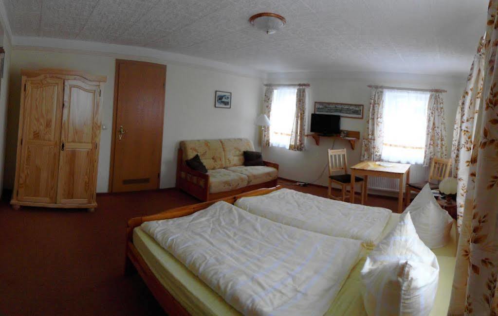 Wanderhotel Sonnebergbaude Waltersdorf  Zewnętrze zdjęcie